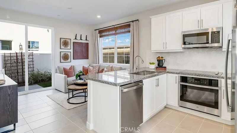 Photo 2 of 2660 E Lincoln Paseo