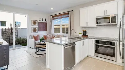 2660 E Lincoln Paseo photo 2
