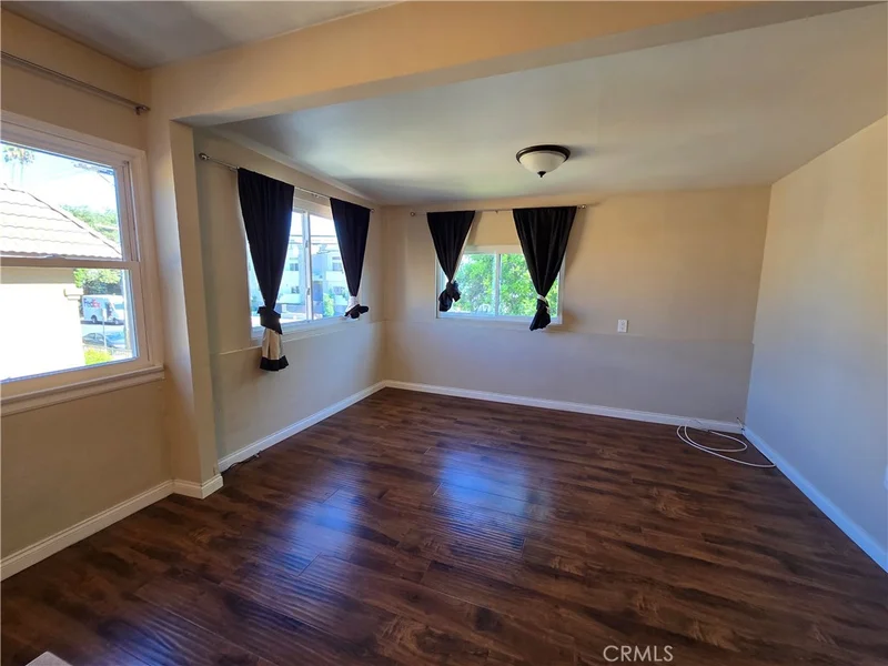 Photo 2 of 10939 Moorpark
