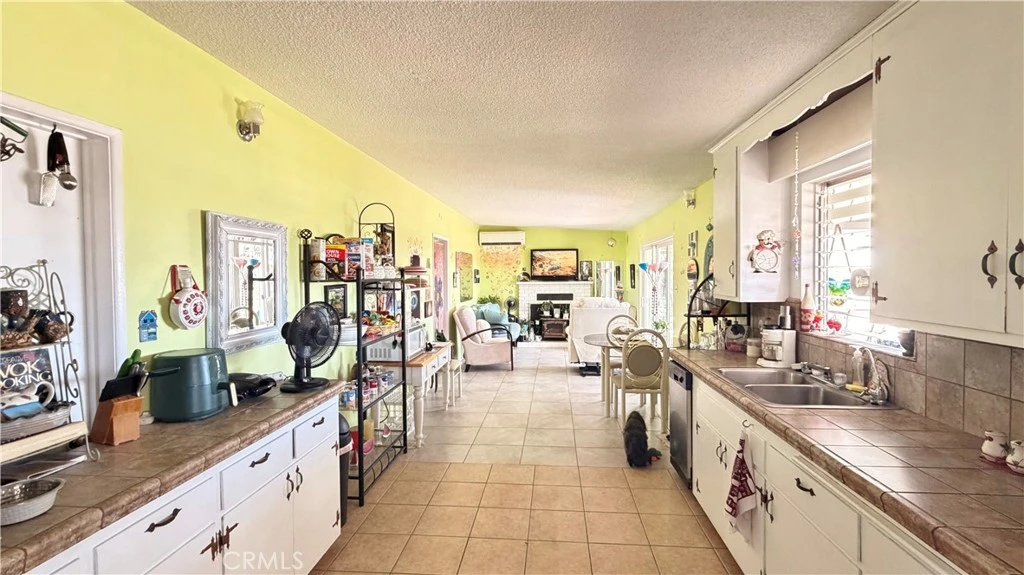 Interior 3