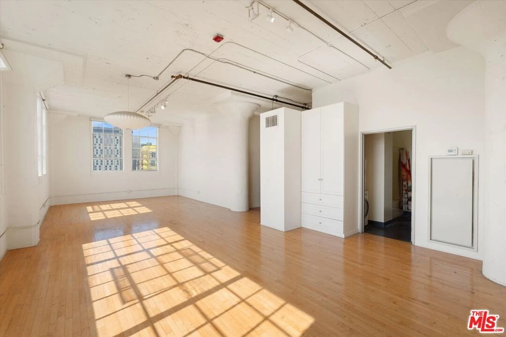 Interior 3