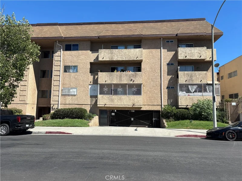 200 S Reno Street