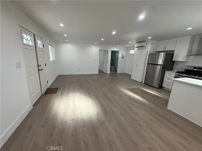 10018 Aqueduct Avenue photo 2