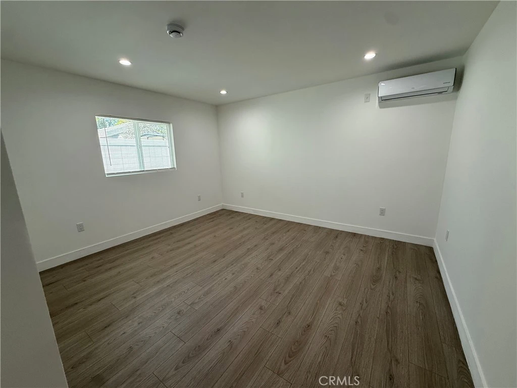 Interior 4