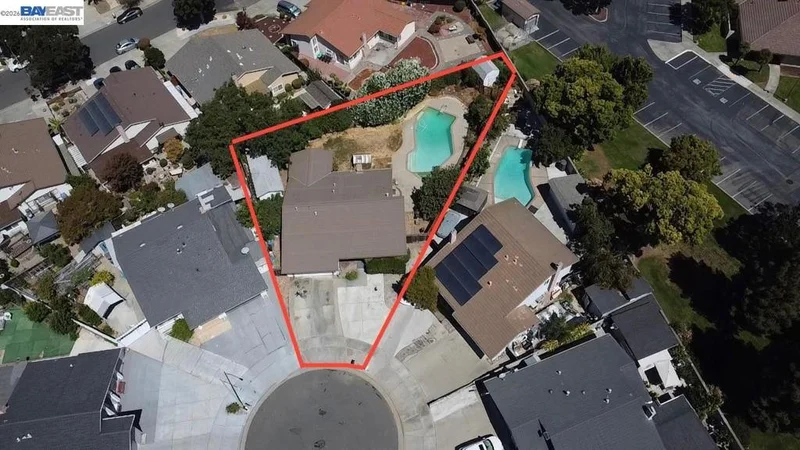 Photo 2 of 1107 Yerba Buena Rd