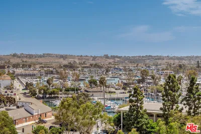 13600 Marina Pointe Drive 907