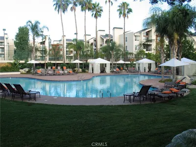 5550 Owensmouth #317, Woodland Hills, CA 91367