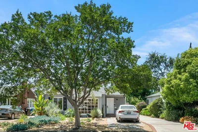 14348 Collins Street photo 2