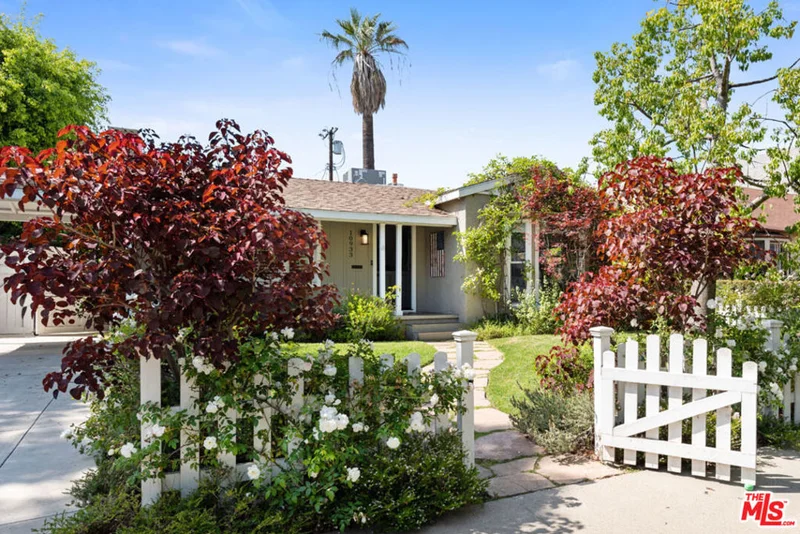 10933 Ayres Avenue photo 2