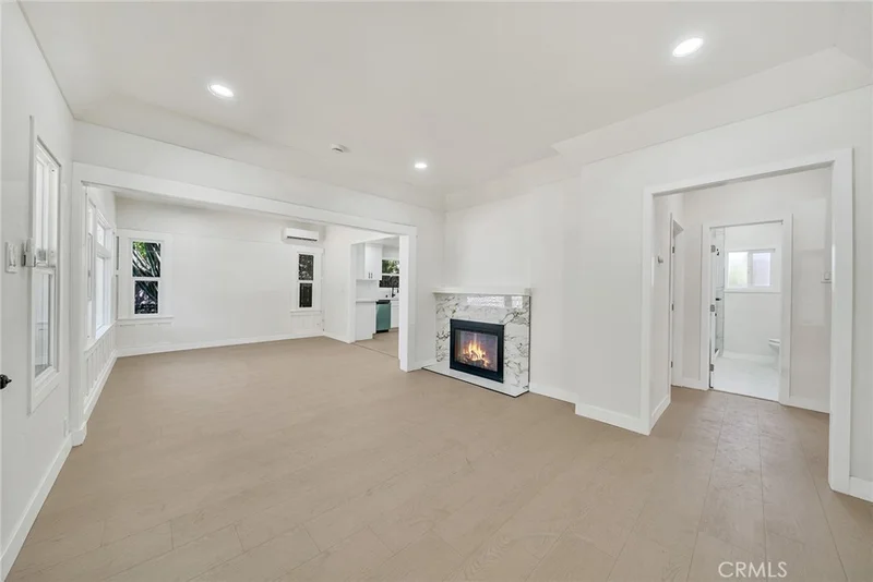1020 W 70th Street