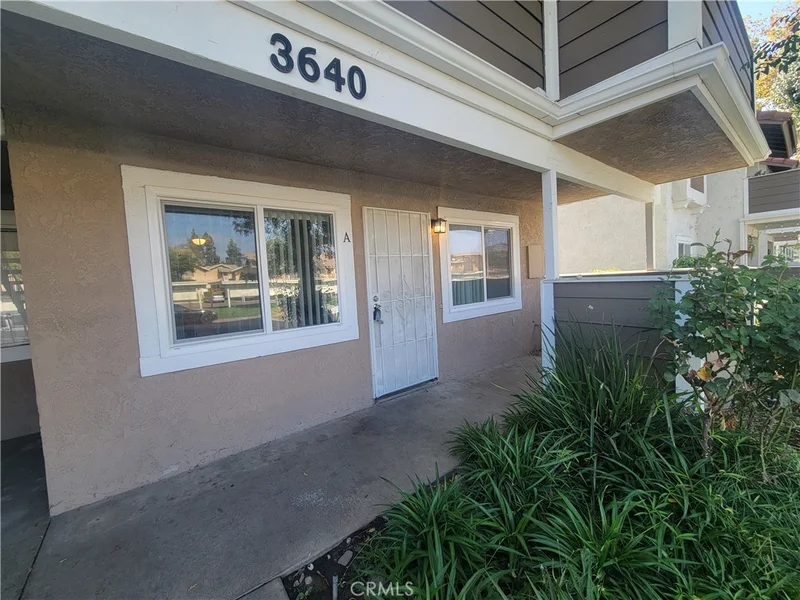 3640 Oak Creek Drive A photo 2