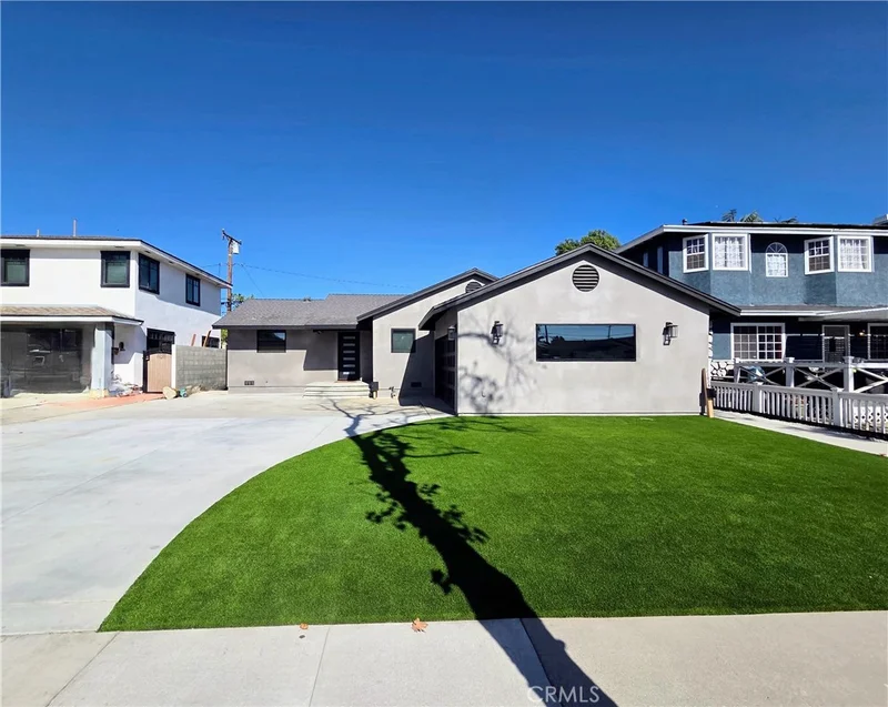 2102 Nipomo Avenue photo 2