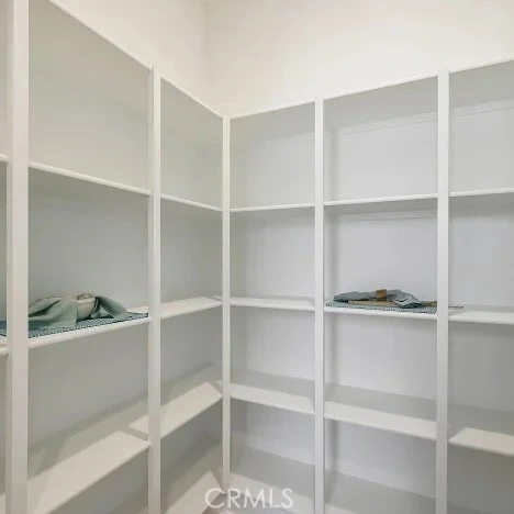 Interior 4