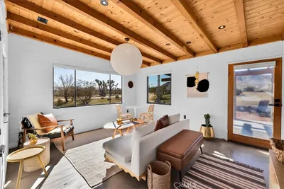 5437 Paradise View Road photo 2