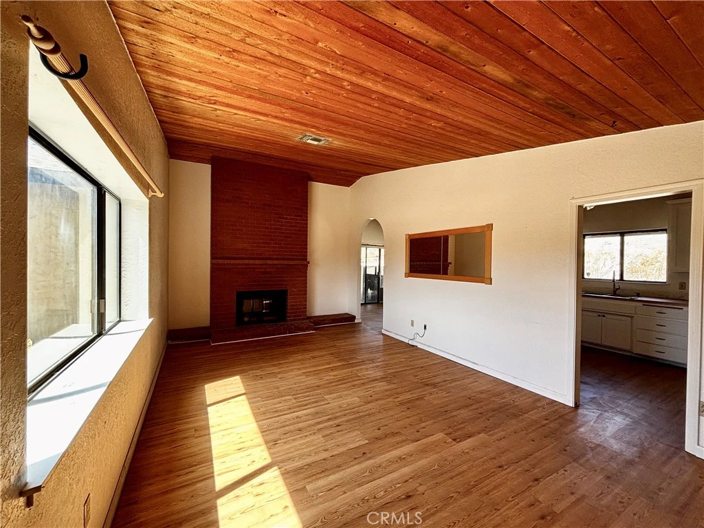 Interior 4