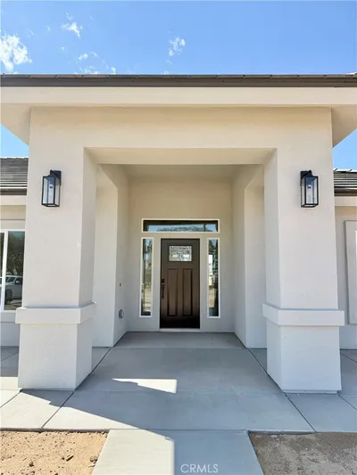 10583 Valencia Street photo 2