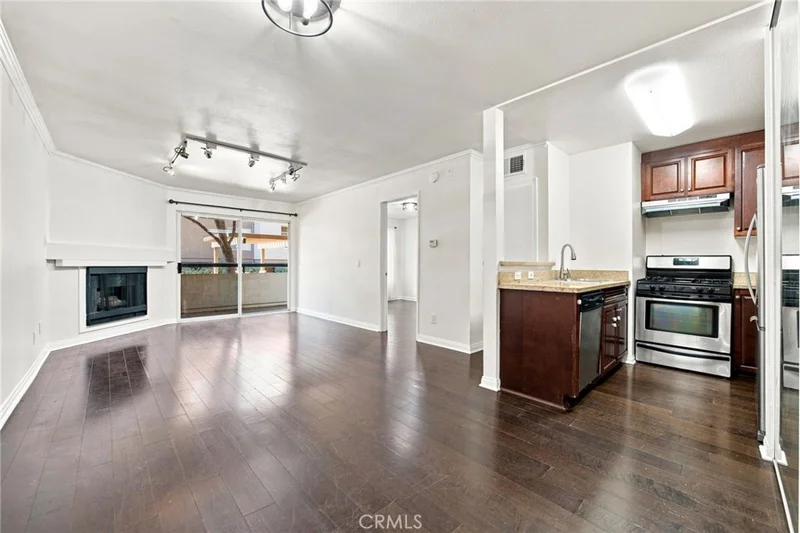 Photo 2 of 21400 Burbank 106