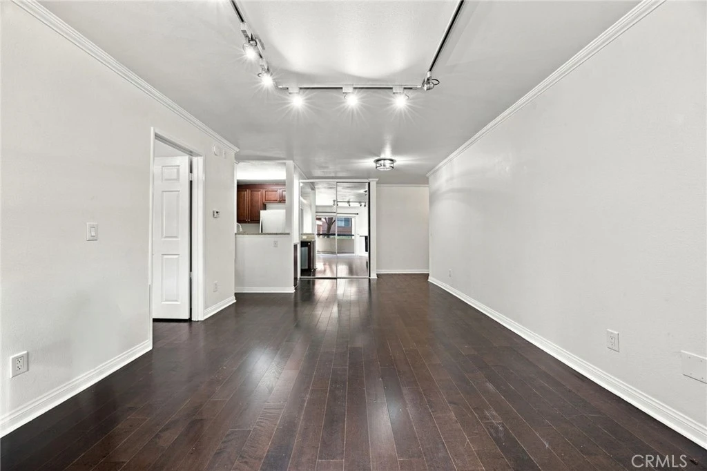Interior 4