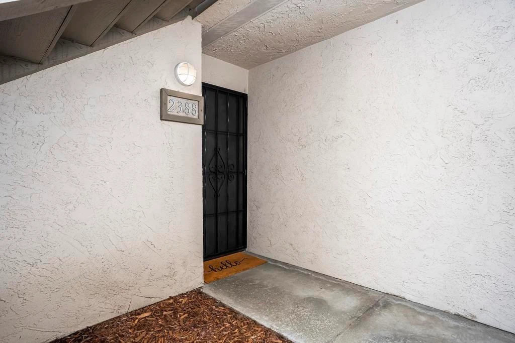 Interior 4