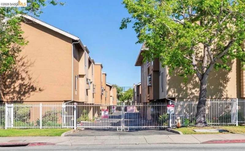 2121 Vale Rd #17 photo 2
