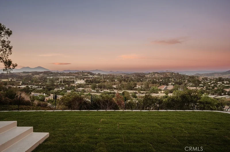 31523 Aguacate Road photo 2
