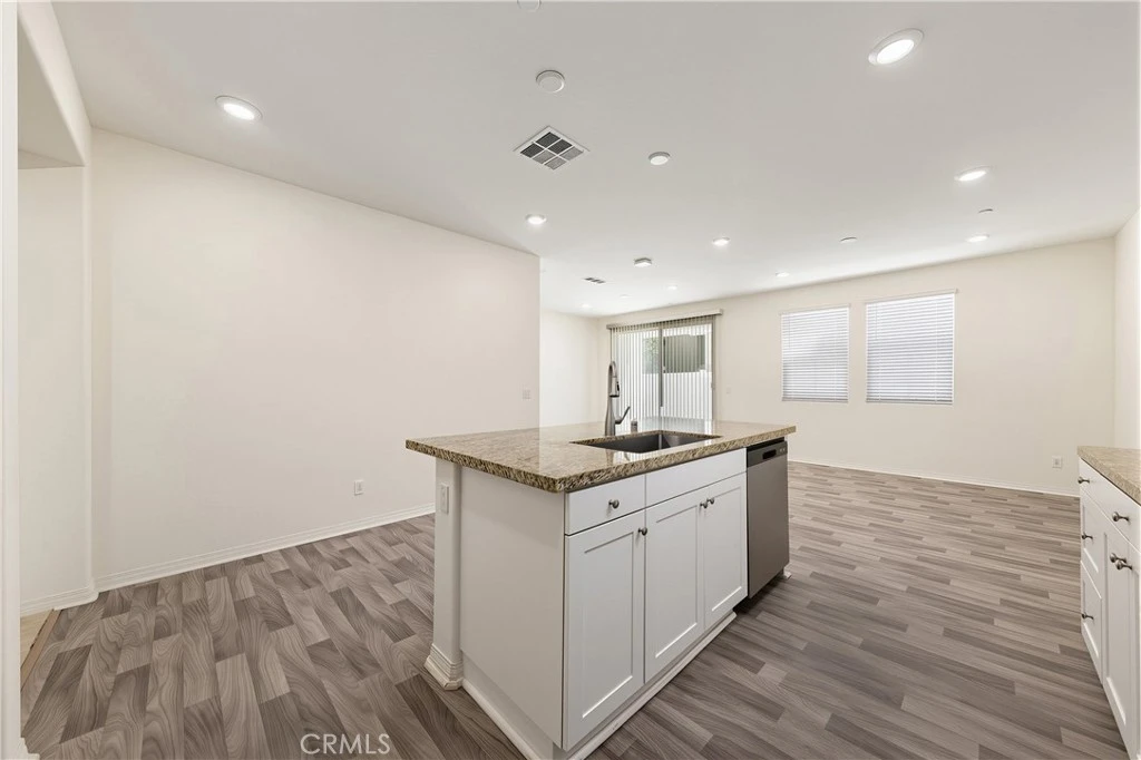 Interior 3