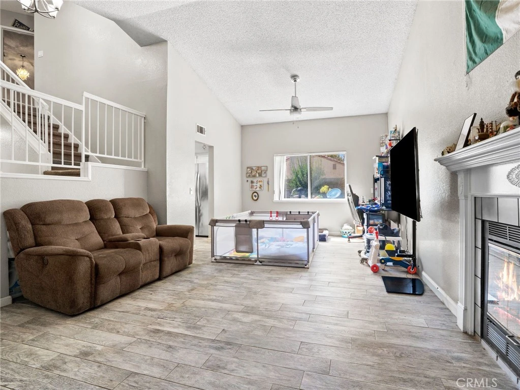 Interior 4