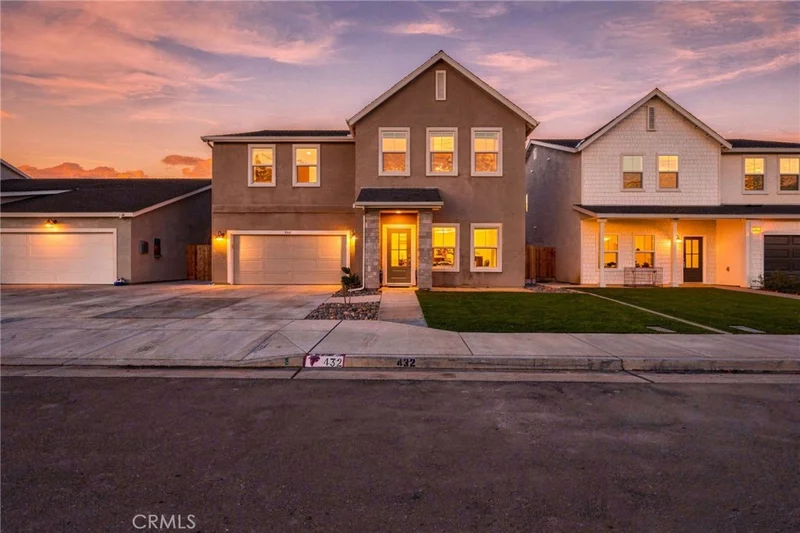 432 University Drive photo 2