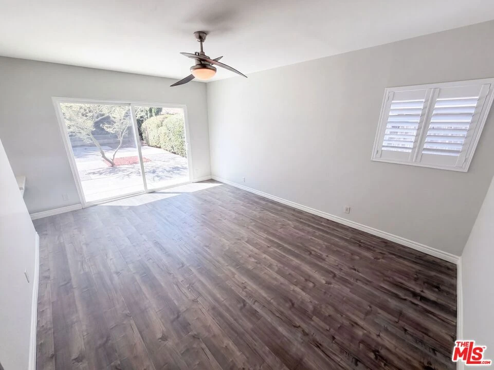 Interior 3