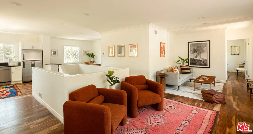 Interior 4