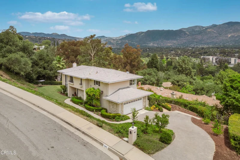 Photo 2 of 1095 Linda Glen Drive