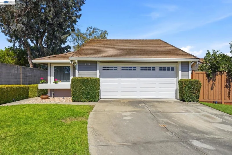 38109 Iris Court