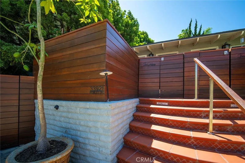 Photo 2 of 33921 Robles C