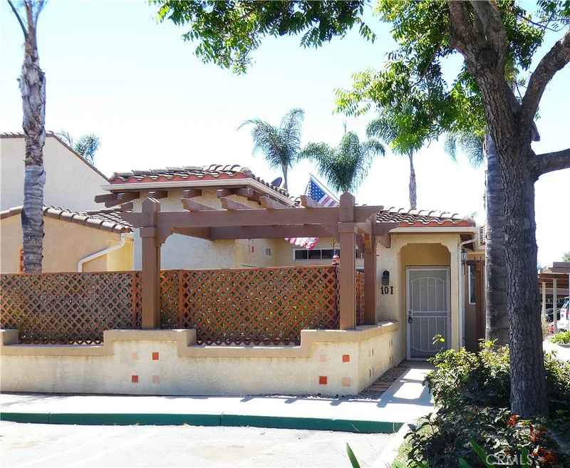 310 E Mccoy photo 2