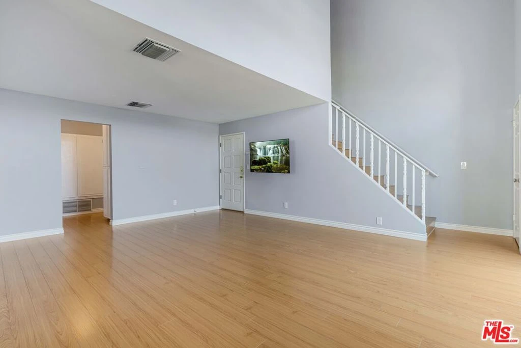 Interior 3
