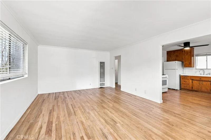 1117 N Herbert Avenue photo 2