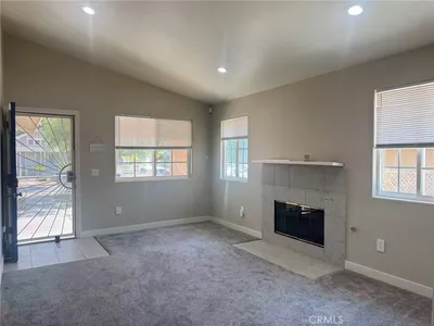 970 N Mayfield Avenue photo 2
