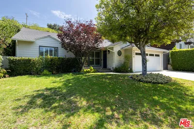 3976 Goodland Avenue photo 2