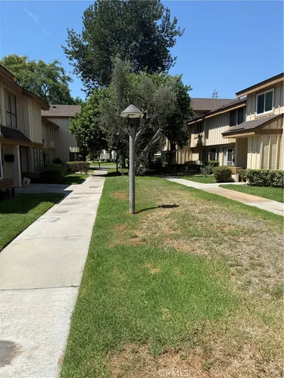 9614 Karmont photo 2