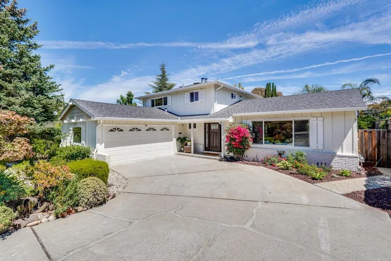 10936 Linda Vista Drive