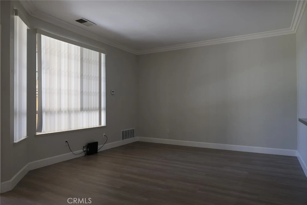 Interior 4