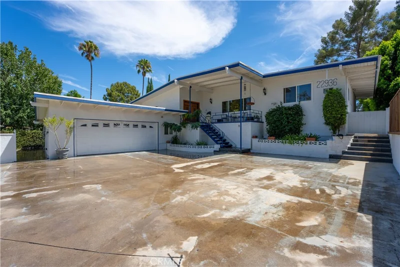 22936 Crespi photo 2