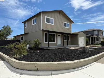 203 Rose Ann Ave