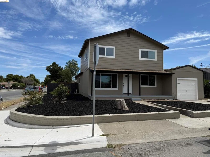 203 Rose Ann Ave photo 2