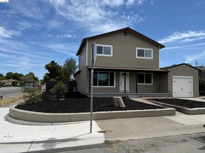 203 Rose Ann Ave photo 2