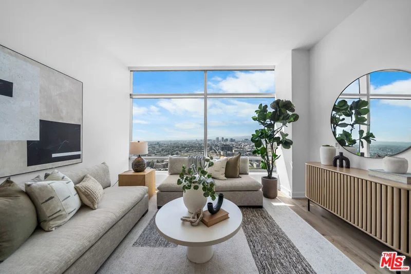 900 W Olympic Boulevard 27D