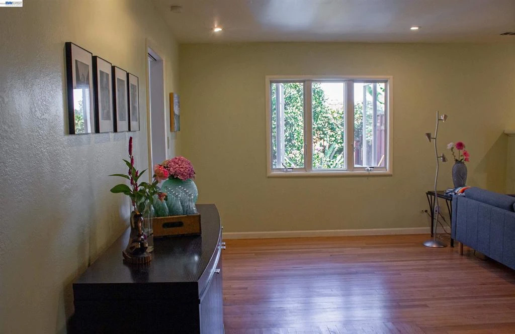 Interior 4