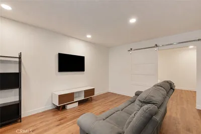 2900 Madison photo 2