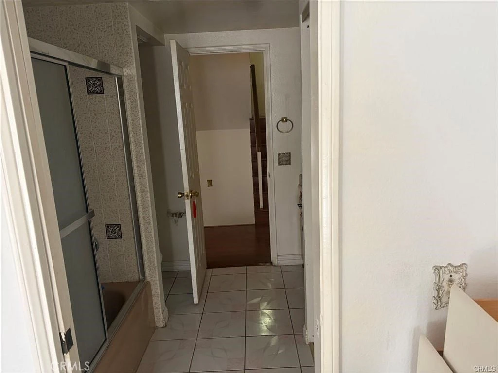 Interior 4