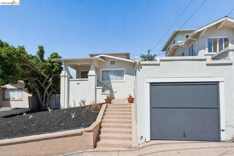 521 Zorah St photo 2